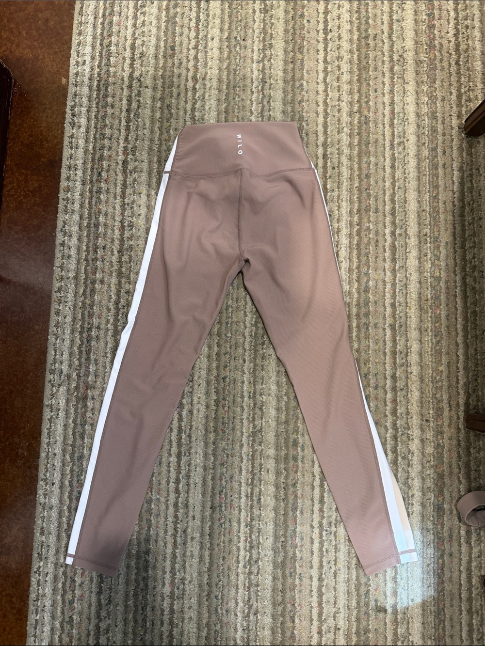 Mauve Side-Stripe Active Leggings with Matching Bra. - Picture 4 of 9